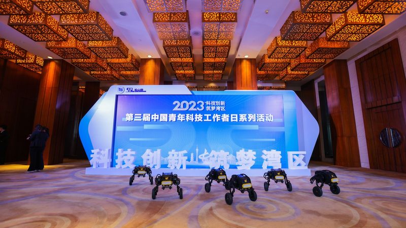商业智能决策支持：揭秘其优缺点与实际应用
